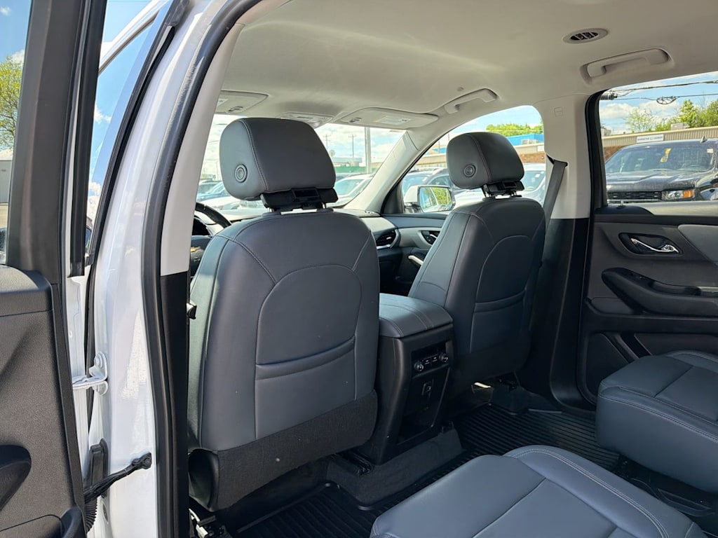 Thumbnail: 2020 Chevrolet Traverse - 12