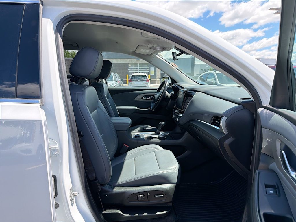 Thumbnail: 2020 Chevrolet Traverse - 11