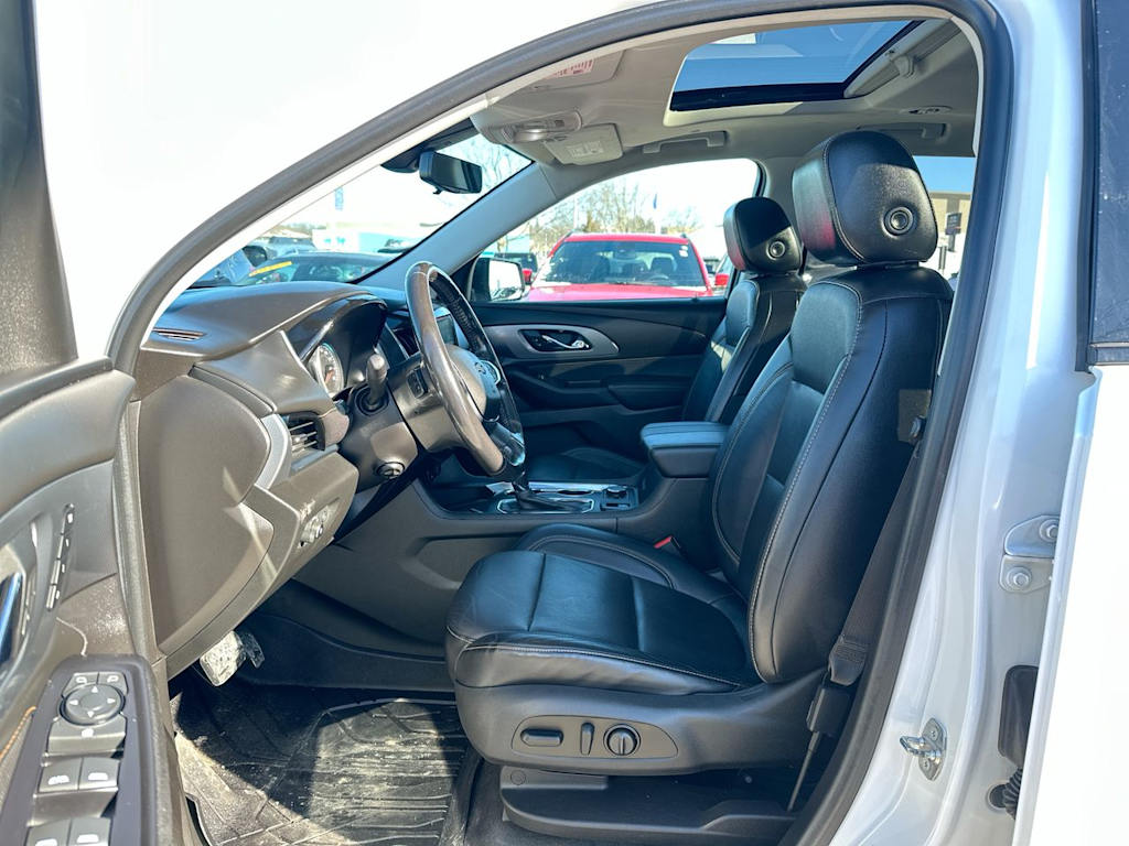 2018 Chevrolet Traverse Premier 9