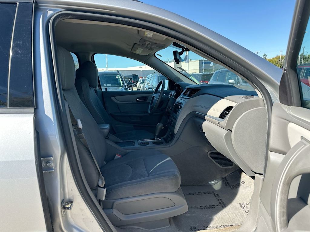 Thumbnail: 2017 Chevrolet Traverse - 34