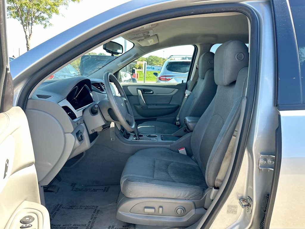 Thumbnail: 2017 Chevrolet Traverse - 10