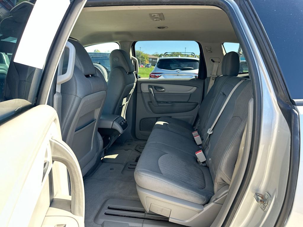 Thumbnail: 2017 Chevrolet Traverse - 31