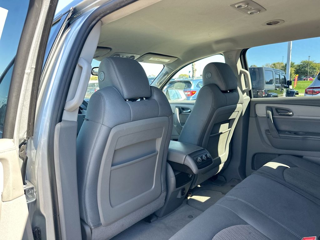 Thumbnail: 2017 Chevrolet Traverse - 12