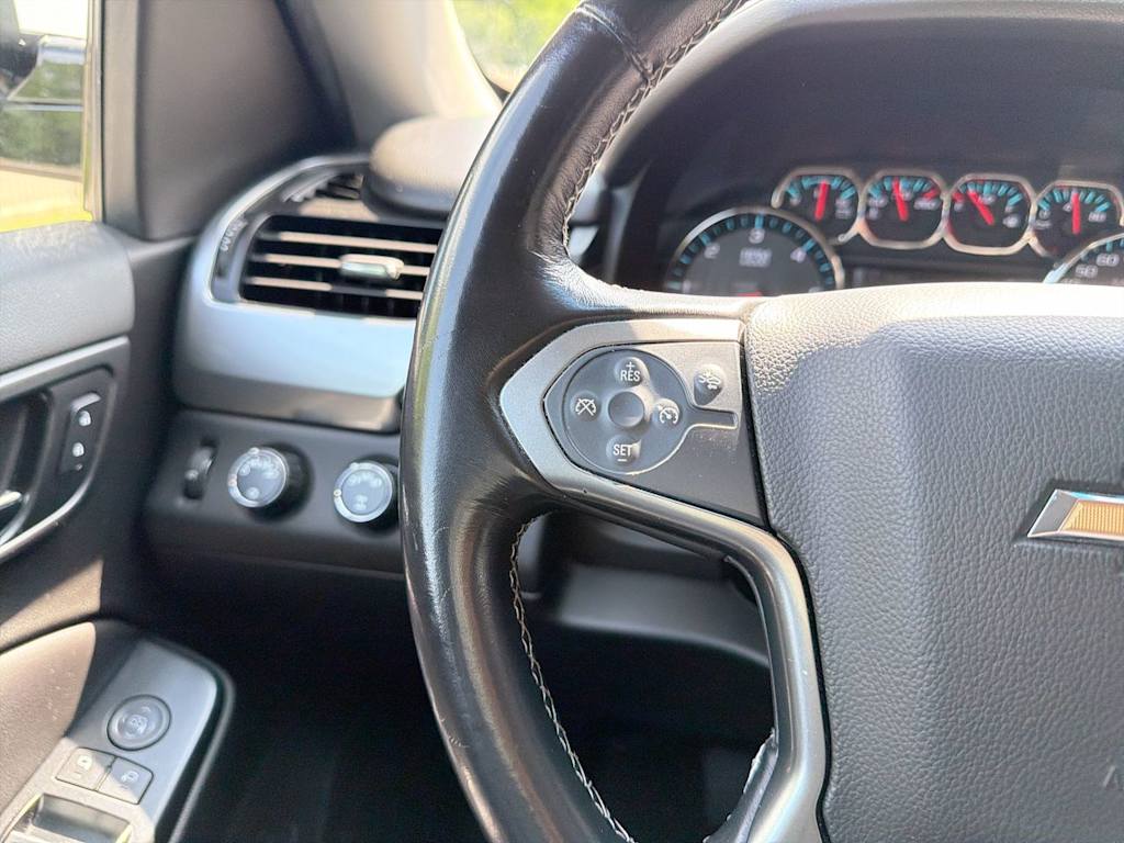 Thumbnail: 2019 Chevrolet Tahoe - 32