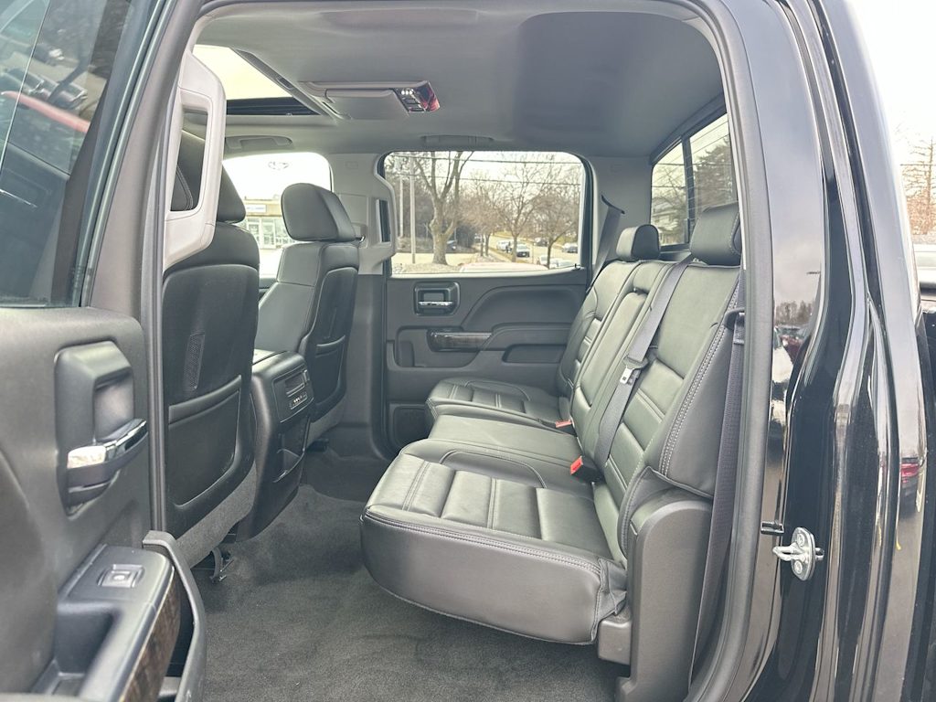 Thumbnail: 2015 GMC Sierra 2500 - 30