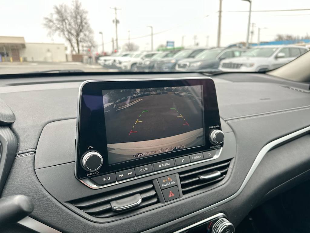 Thumbnail: 2019 Nissan Altima - 12