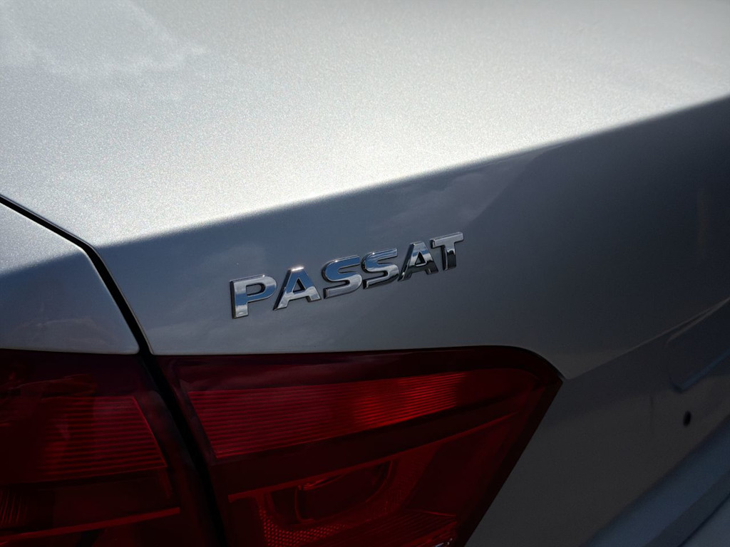 Thumbnail: 2014 Volkswagen Passat - 7