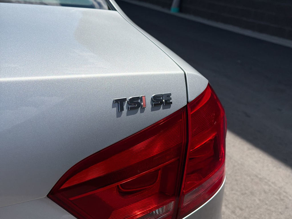 Thumbnail: 2014 Volkswagen Passat - 28