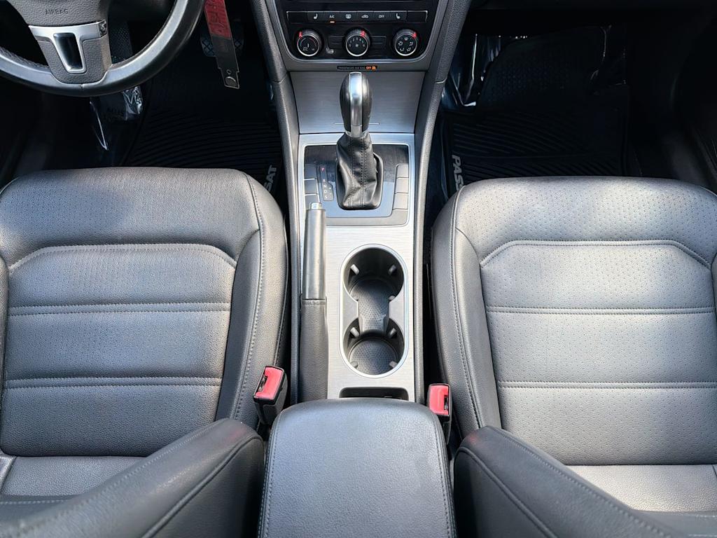 Thumbnail: 2014 Volkswagen Passat - 14