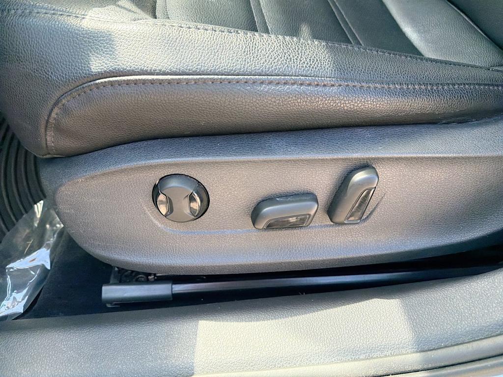 Thumbnail: 2014 Volkswagen Passat - 29