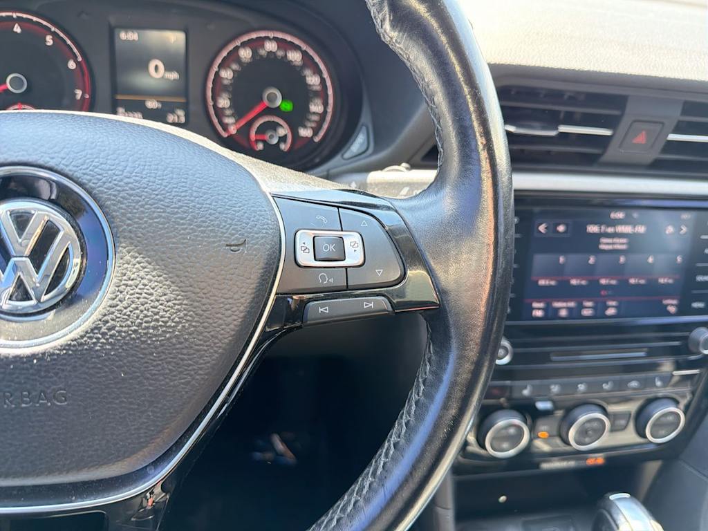Thumbnail: 2020 Volkswagen Passat - 32