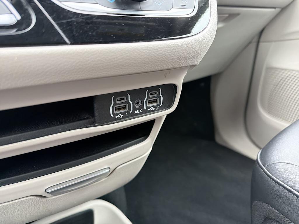 Thumbnail: 2024 Chrysler Pacifica - 33