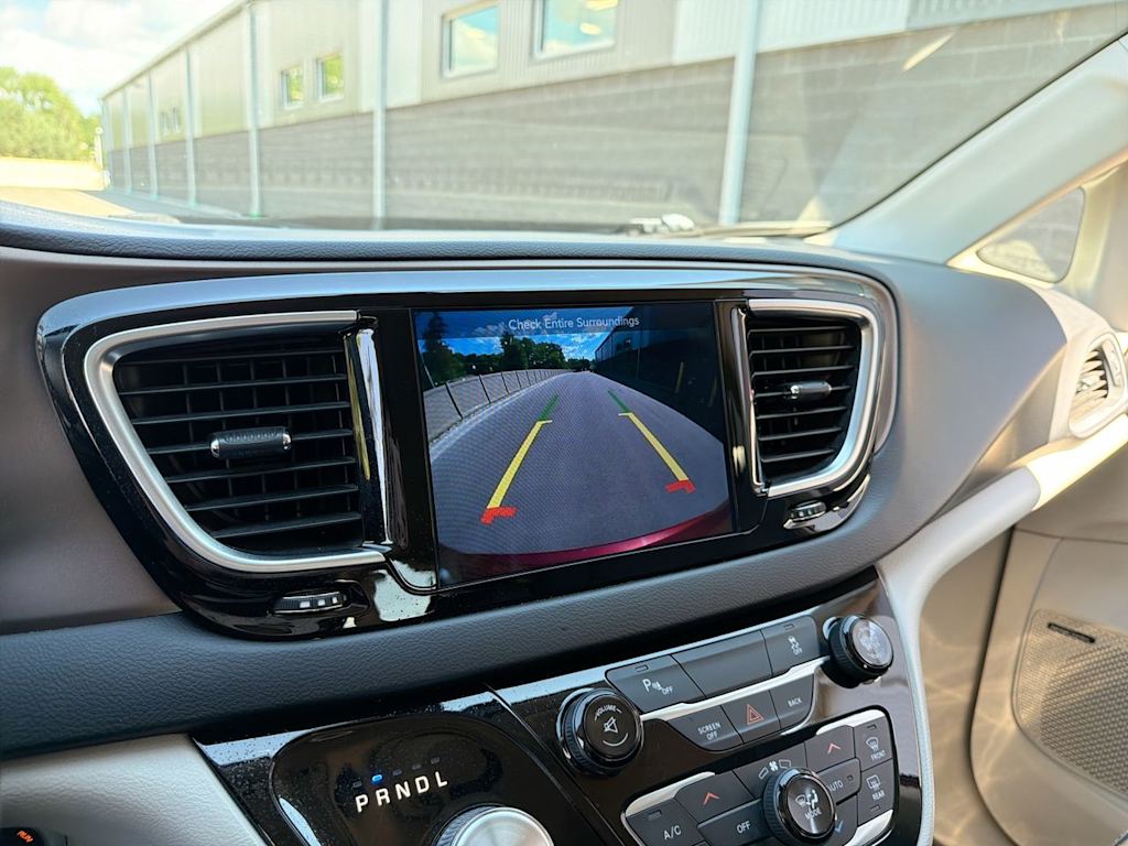 Thumbnail: 2017 Chrysler Pacifica - 36
