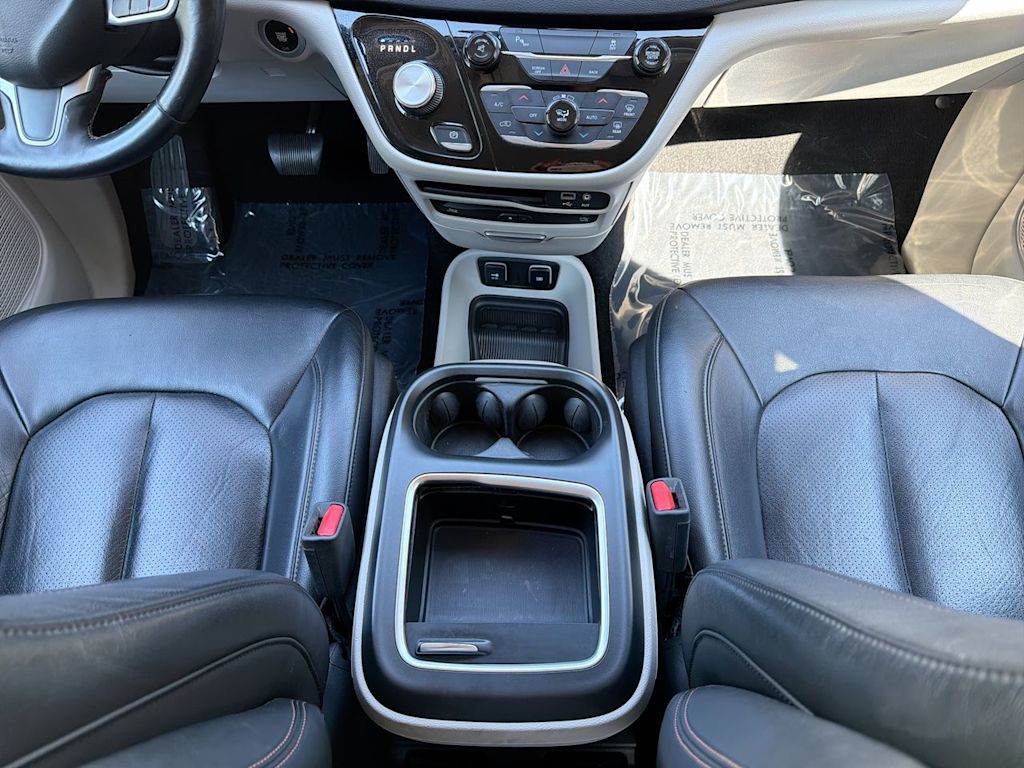 Thumbnail: 2017 Chrysler Pacifica - 35