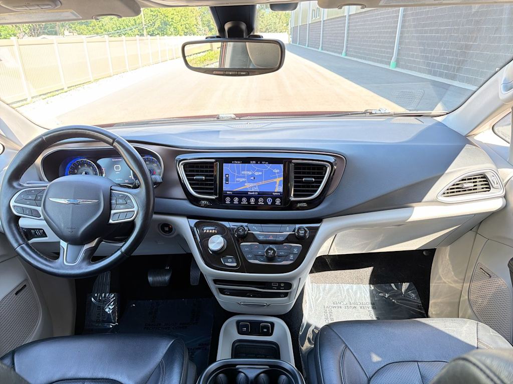 Thumbnail: 2017 Chrysler Pacifica - 2