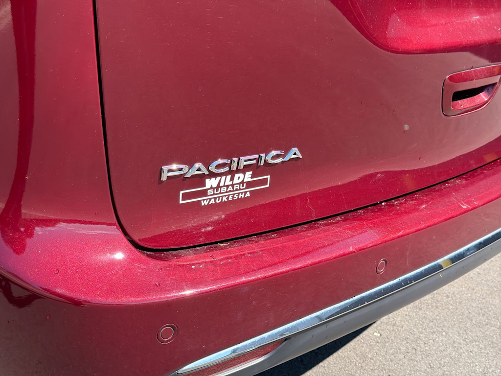 Thumbnail: 2017 Chrysler Pacifica - 7