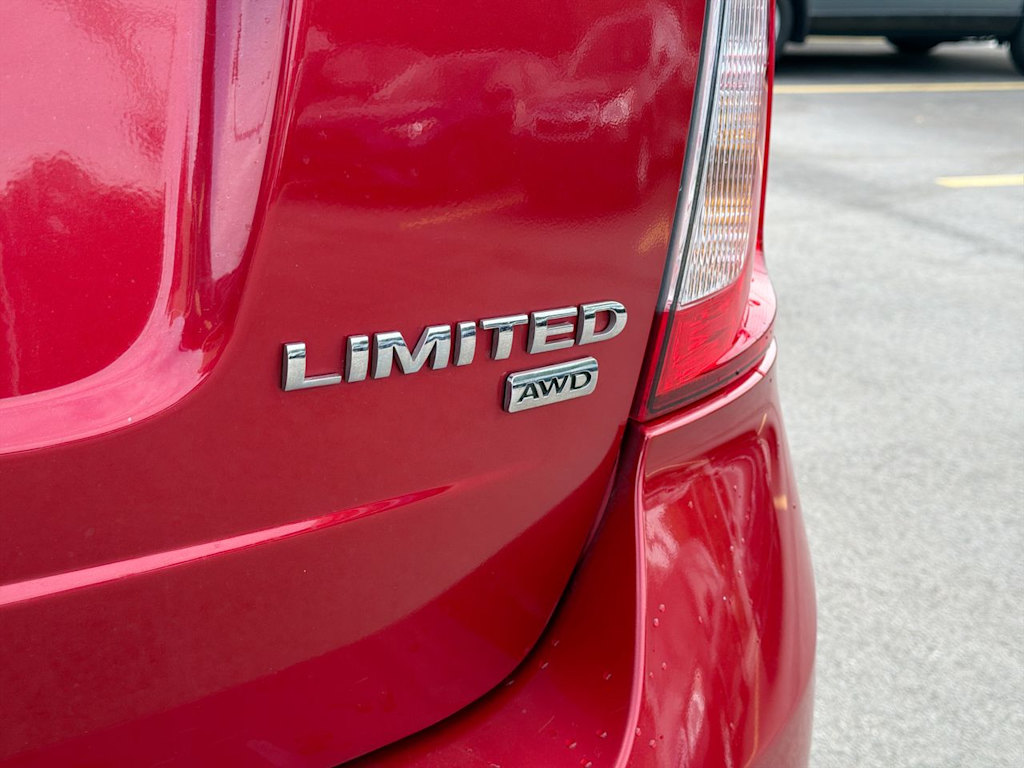 Thumbnail: 2011 Ford Edge - 28