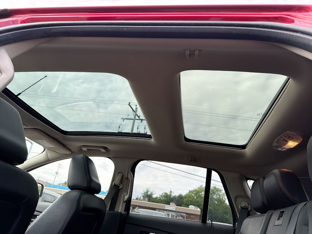 Thumbnail: 2011 Ford Edge - 30