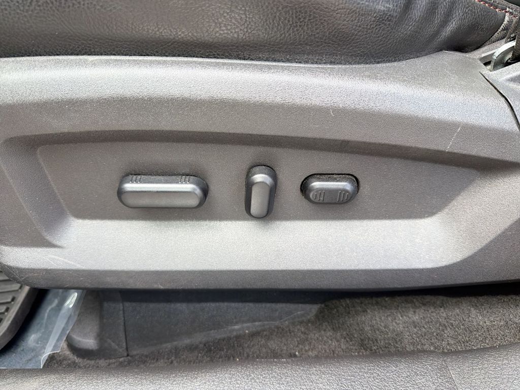 Thumbnail: 2011 Ford Edge - 29