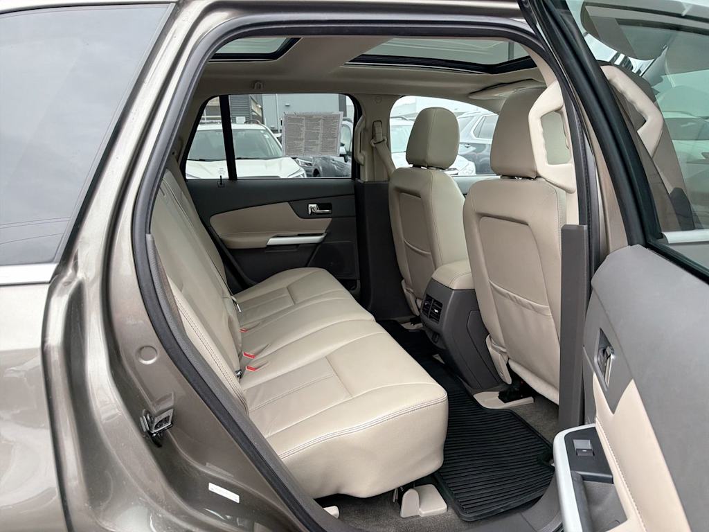 Thumbnail: 2013 Ford Edge - 32