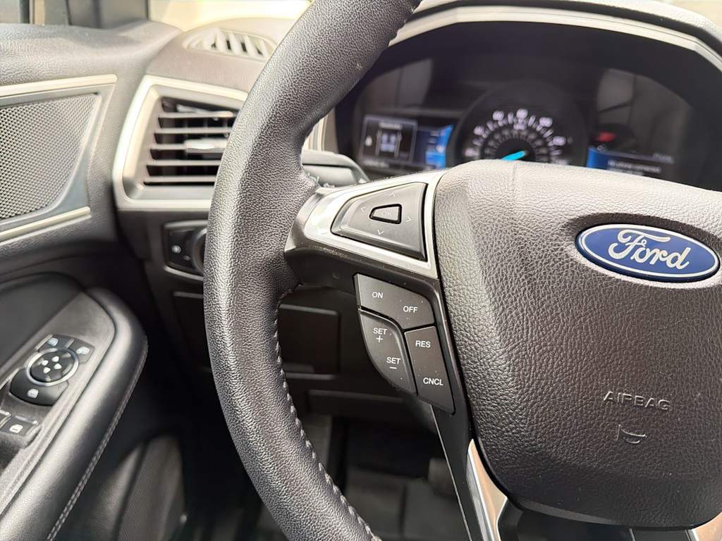 Thumbnail: 2023 Ford Edge - 32