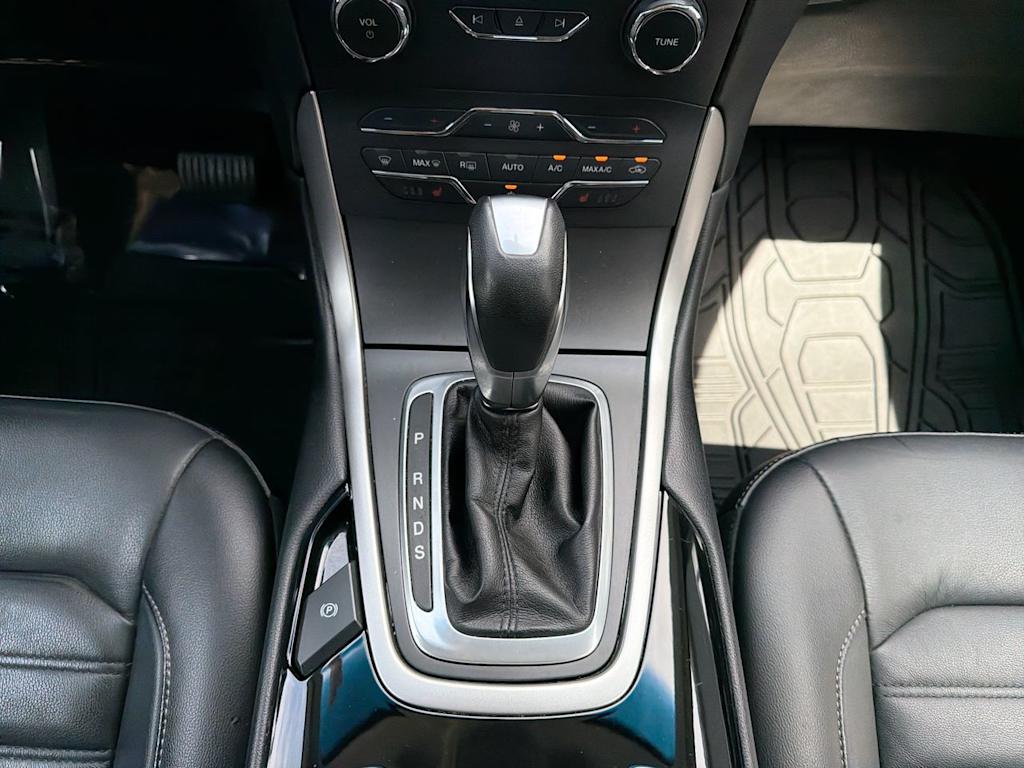 Thumbnail: 2015 Ford Edge - 36