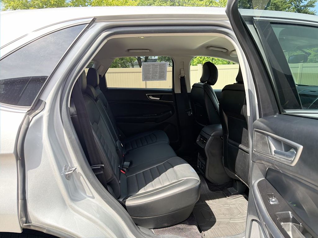 Thumbnail: 2015 Ford Edge - 31
