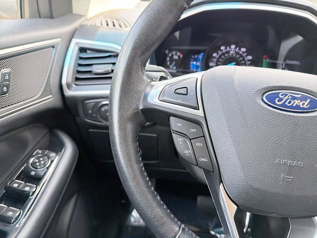 Thumbnail: 2015 Ford Edge - 32