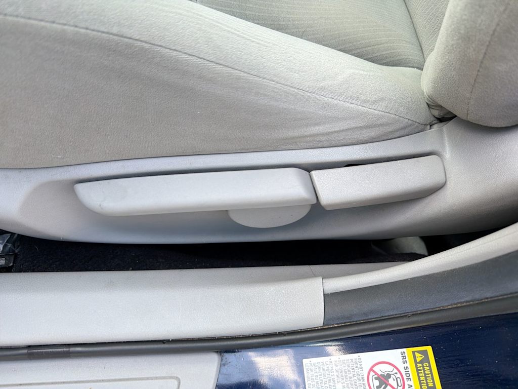 Thumbnail: 2013 Toyota Corolla - 28