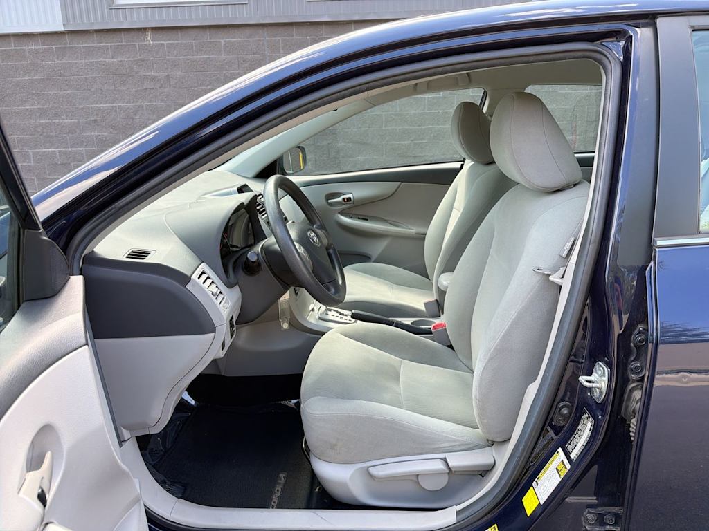 Thumbnail: 2013 Toyota Corolla - 10