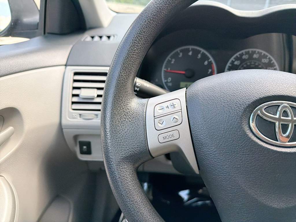 Thumbnail: 2013 Toyota Corolla - 31