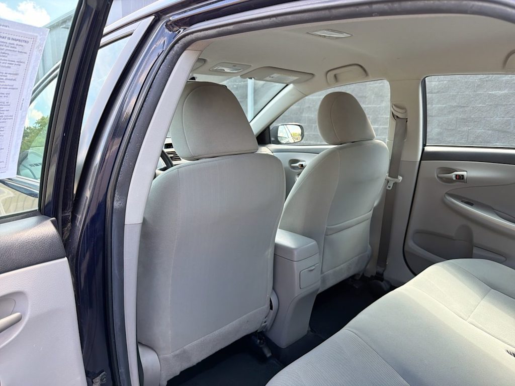 Thumbnail: 2013 Toyota Corolla - 12