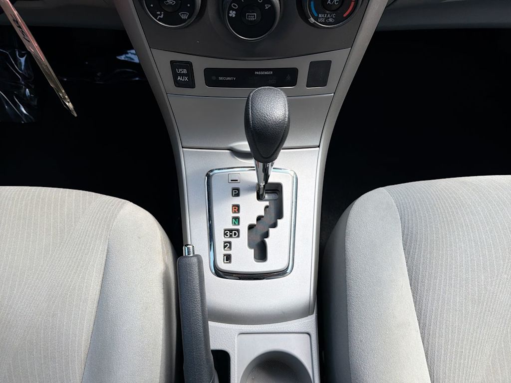 Thumbnail: 2013 Toyota Corolla - 13