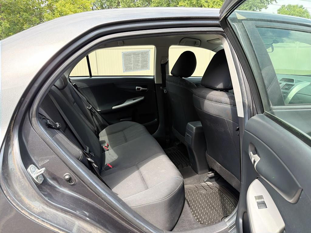 Thumbnail: 2013 Toyota Corolla - 28