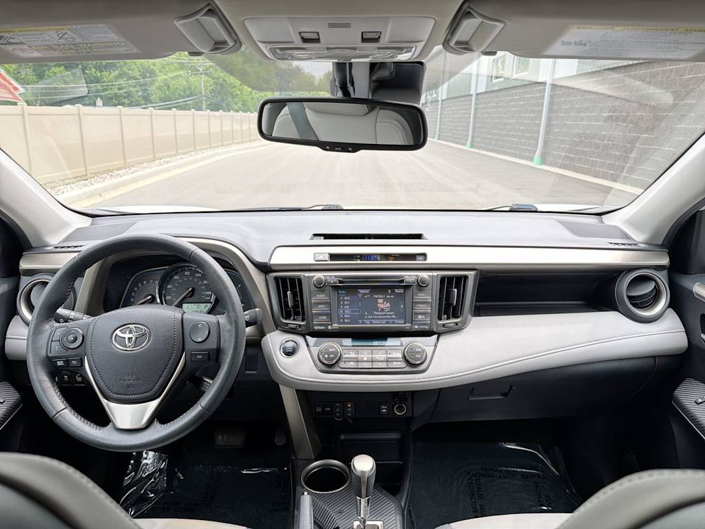 Thumbnail: 2015 Toyota RAV4 - 2