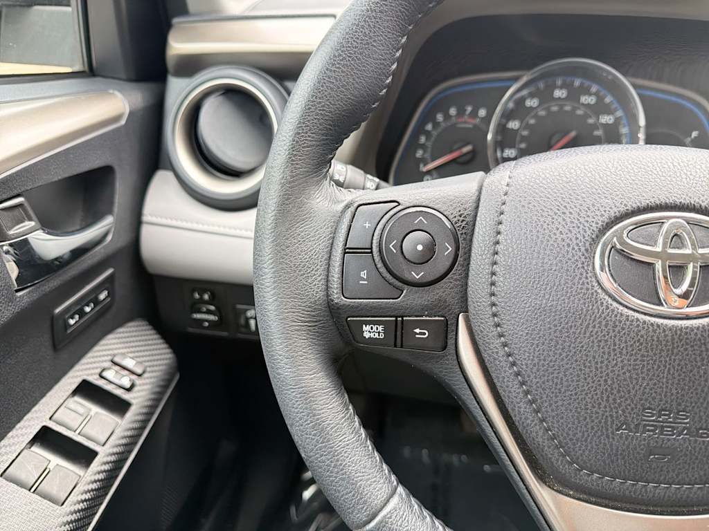 Thumbnail: 2015 Toyota RAV4 - 33