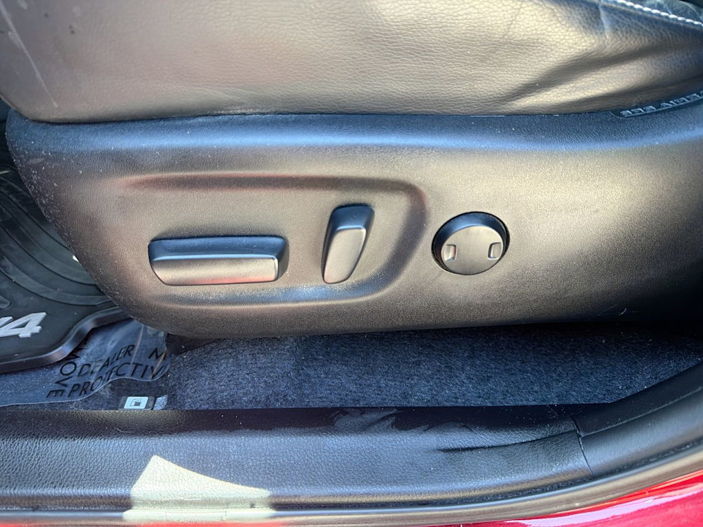 Thumbnail: 2015 Toyota RAV4 - 29