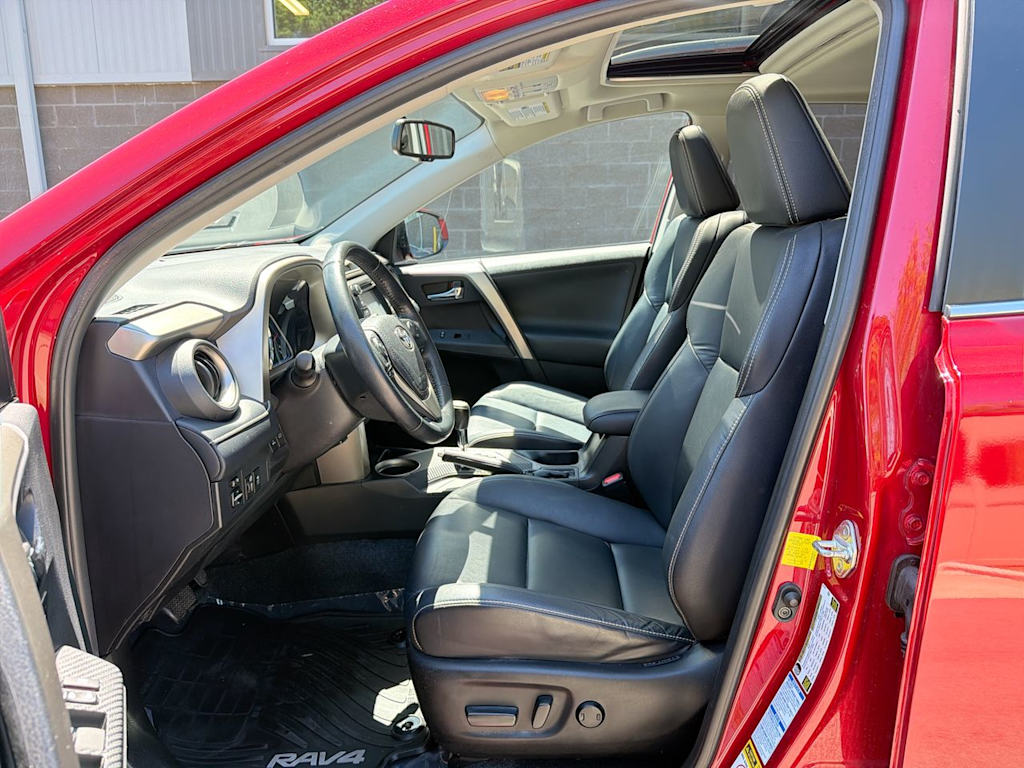 Thumbnail: 2015 Toyota RAV4 - 10