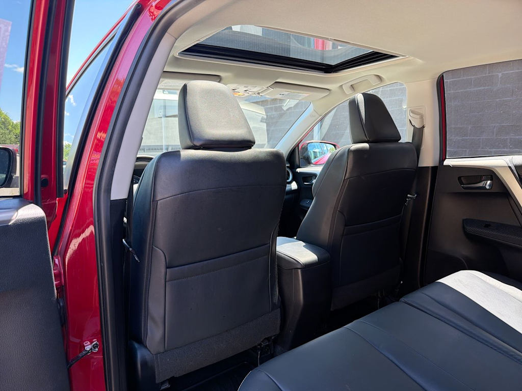 Thumbnail: 2015 Toyota RAV4 - 12