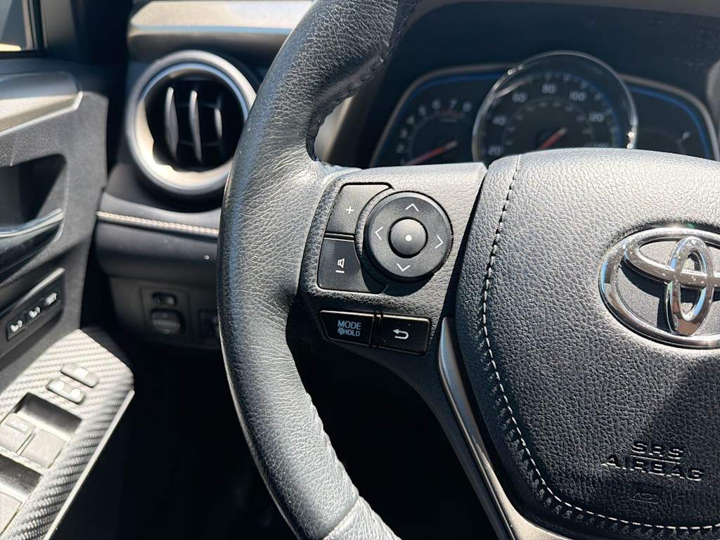 Thumbnail: 2015 Toyota RAV4 - 32