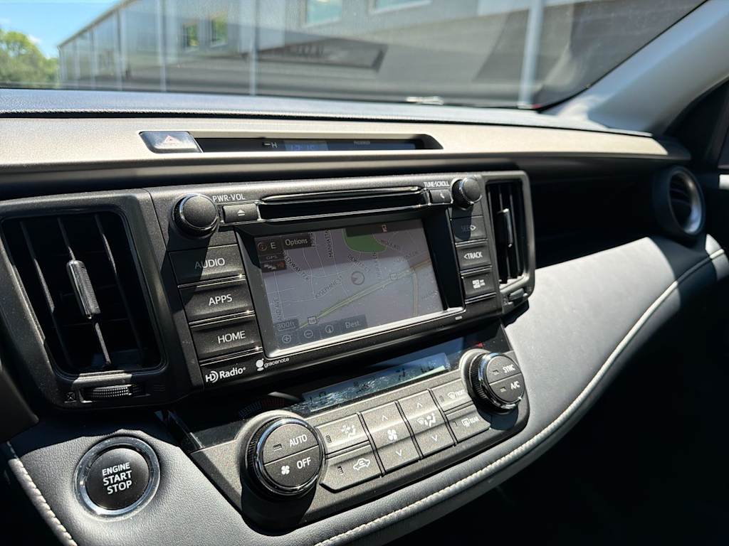 Thumbnail: 2015 Toyota RAV4 - 13