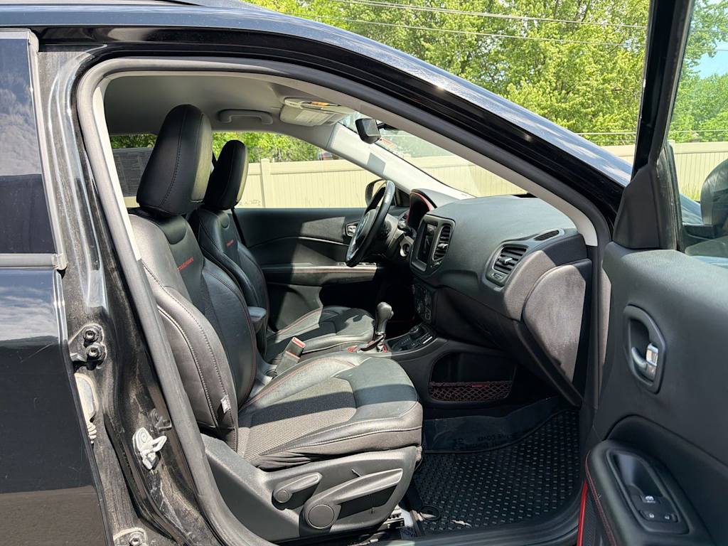 Thumbnail: 2020 Jeep Compass - 11