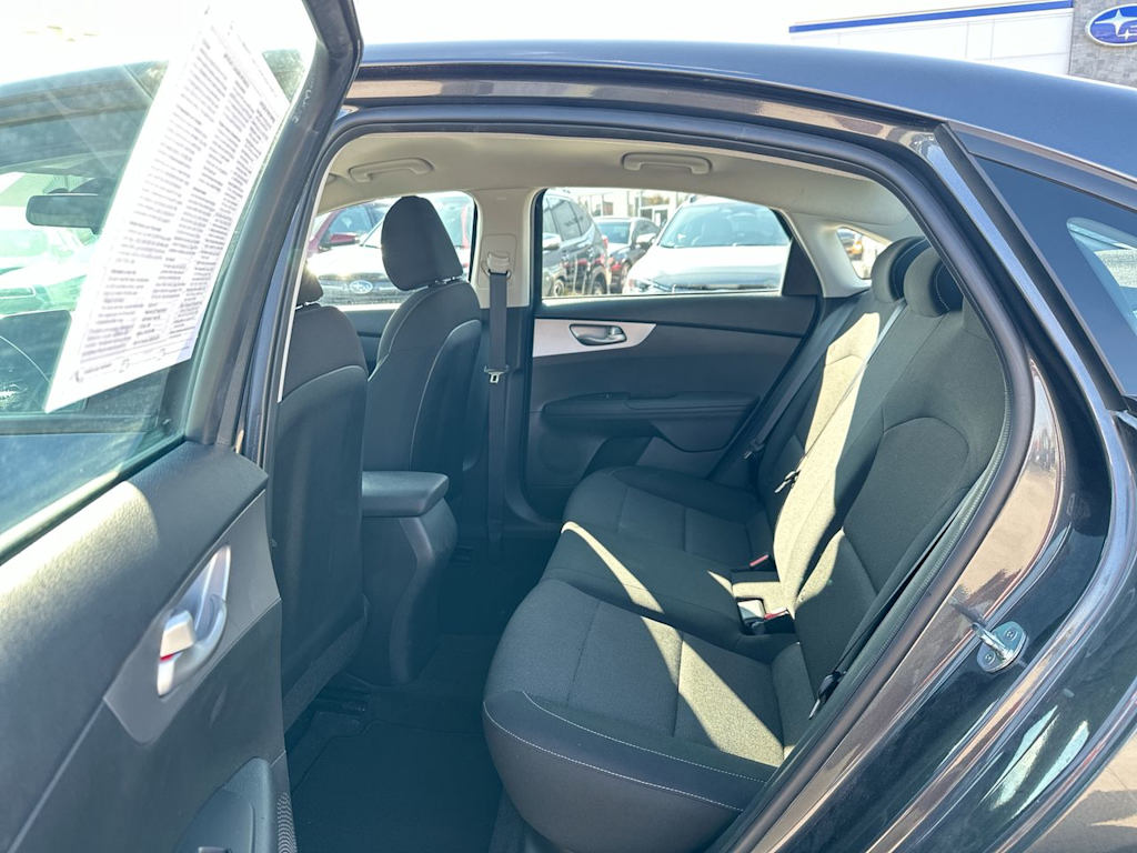 Thumbnail: 2022 Kia Forte - 30