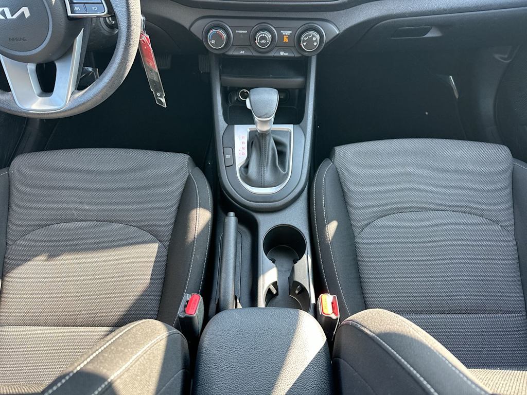 Thumbnail: 2022 Kia Forte - 14