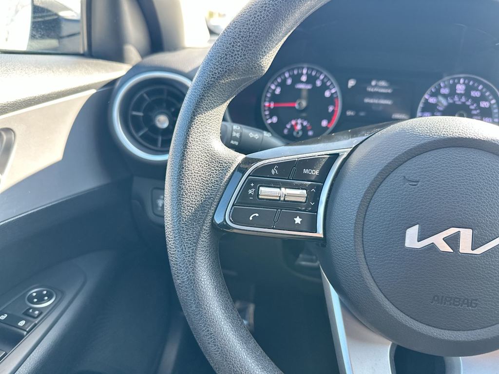 Thumbnail: 2022 Kia Forte - 32