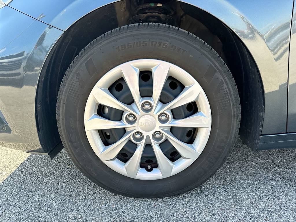 Thumbnail: 2022 Kia Forte - 8