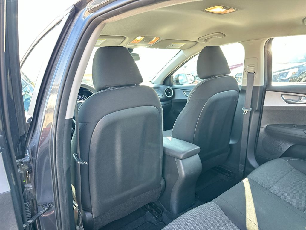 Thumbnail: 2022 Kia Forte - 12