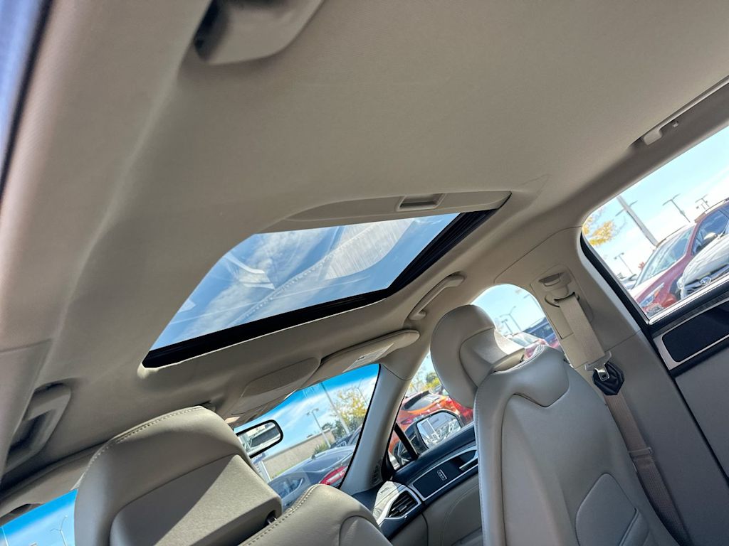 Thumbnail: 2017 Lincoln MKZ - 31