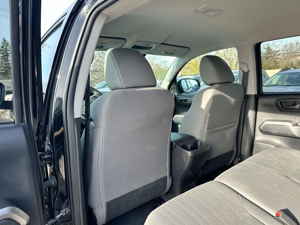 Thumbnail: 2016 Toyota Tacoma - 12