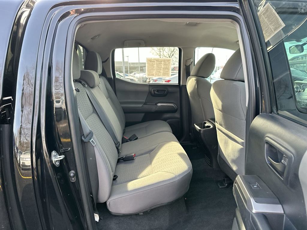 Thumbnail: 2016 Toyota Tacoma - 31